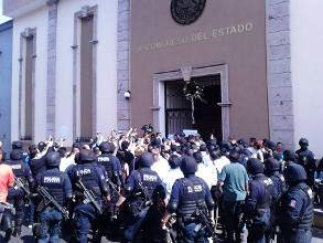 Veytia, fiera sin domar por el gobernador Roberto Sandoval