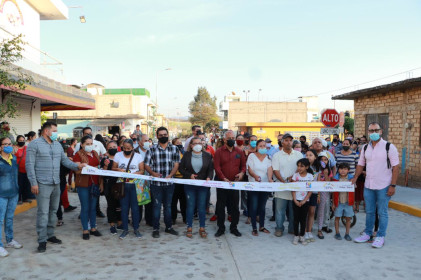 Ayuntamiento de Tepic entrega obras a colonias populares